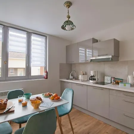 Cadre - * Saint-Julien-les-Villas