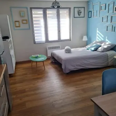 Cadre - * Saint-Julien-les-Villas